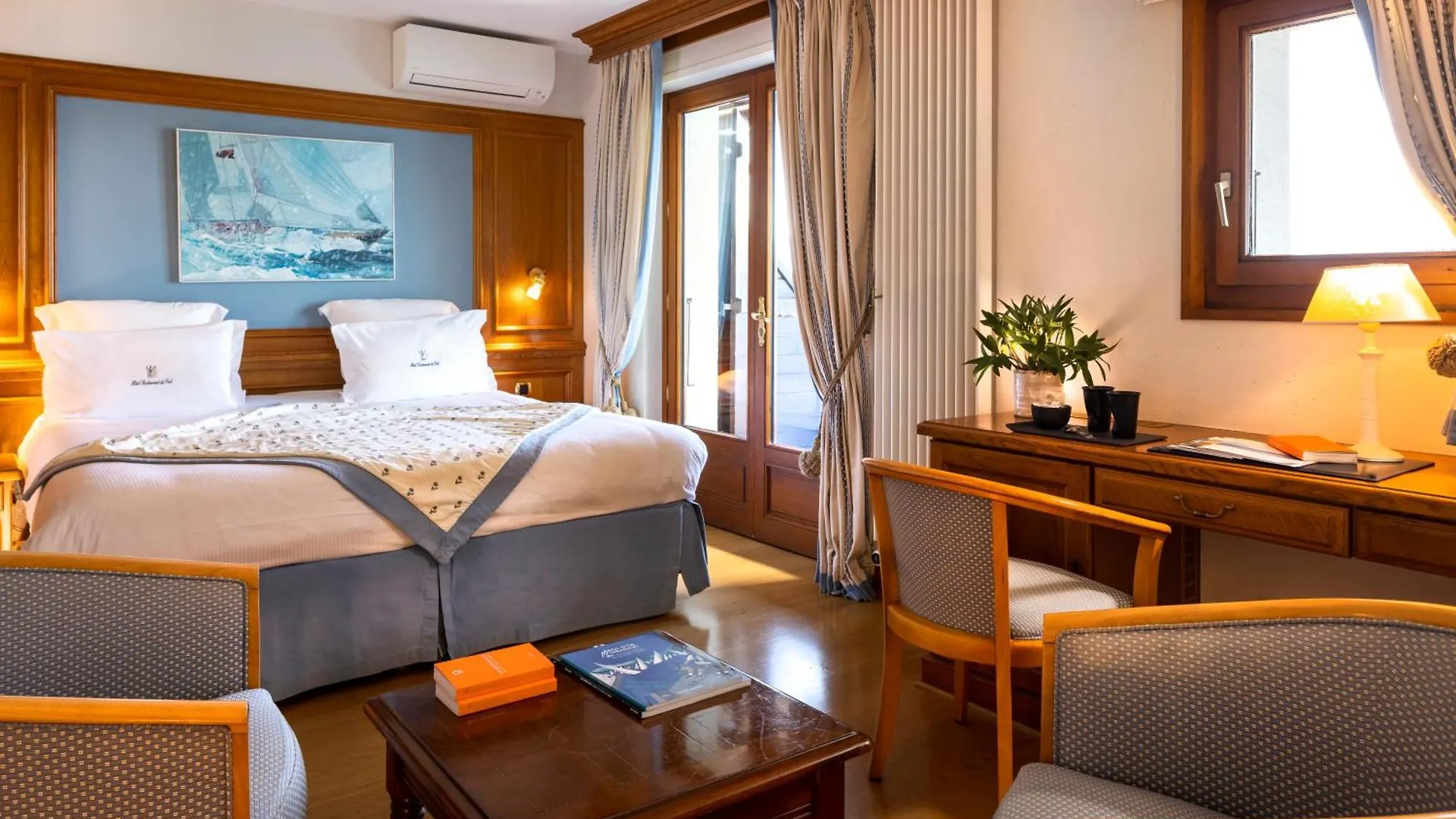 Hotel Restaurant Du Port Yvoire 4*,  France